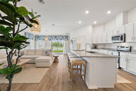 915 Overpool Avenue, Davenport, FL 33896