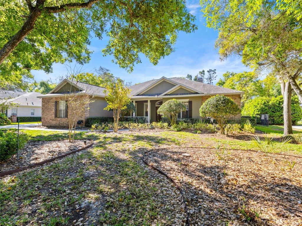 Photo of 6107 Kingbird Manor Drive, Lithia, FL 33547 (MLS # TB8490317)