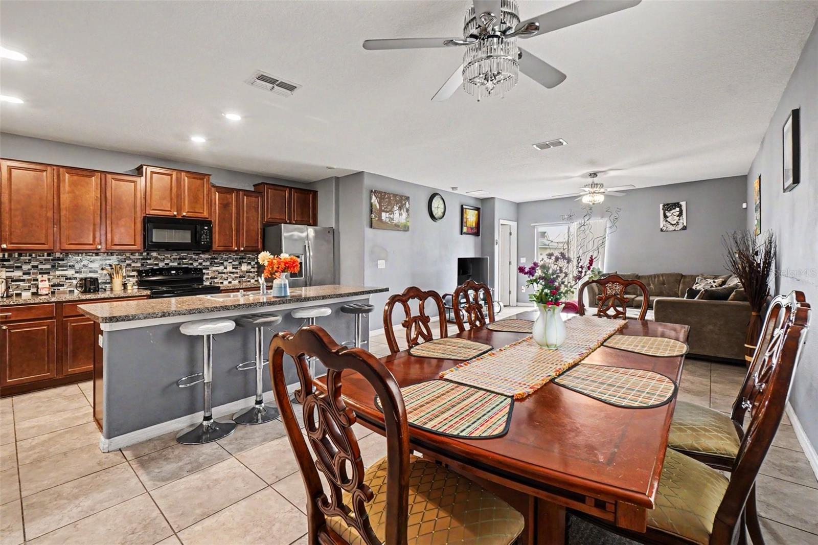 6711 BLUE MOON WAY