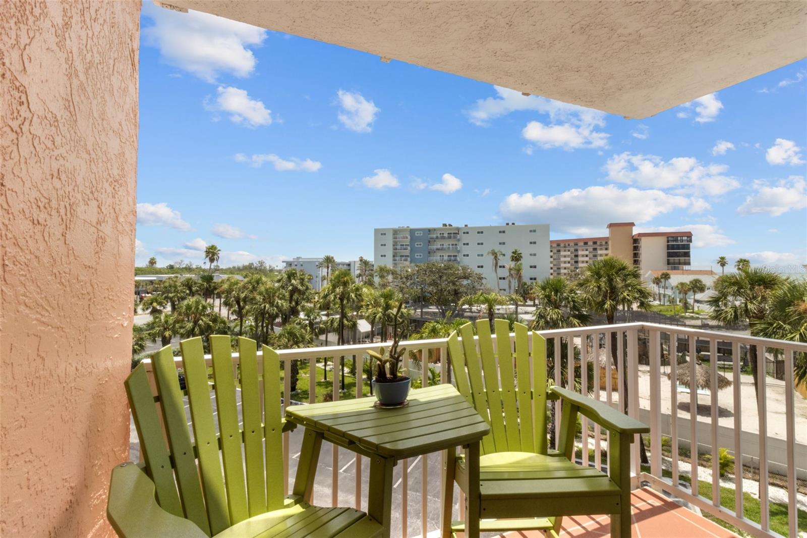 BEACH COTTAGE CONDO - Residential