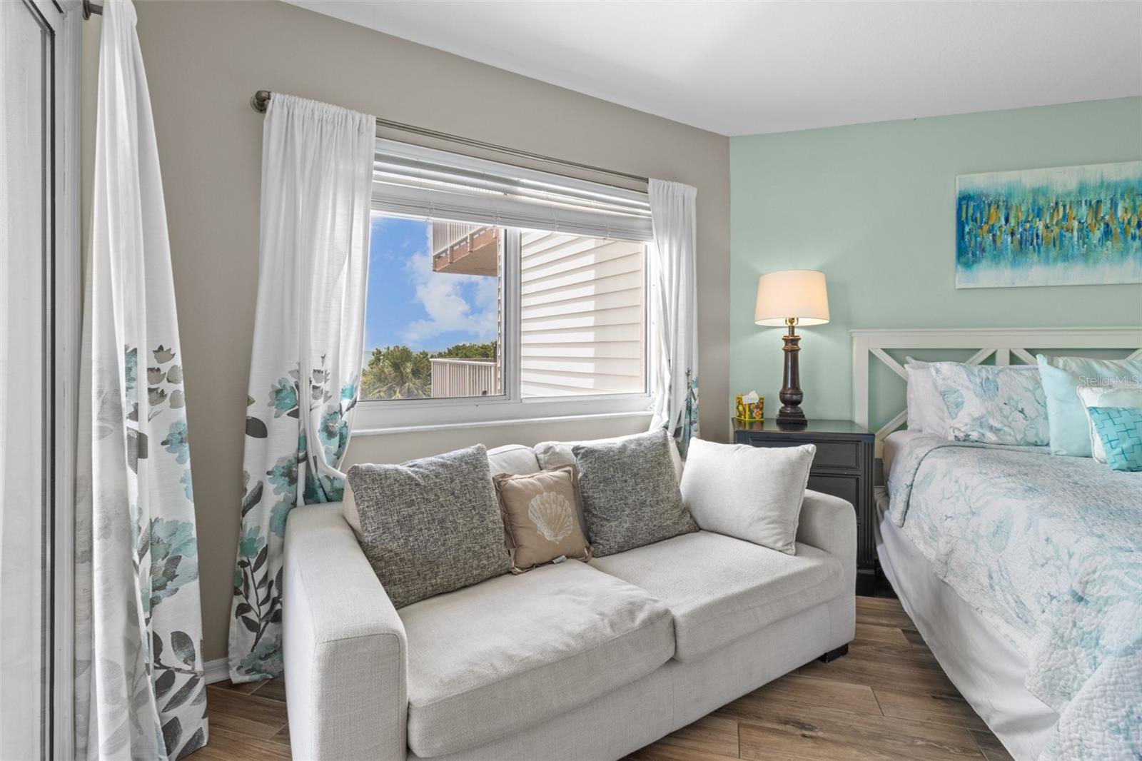 BEACH COTTAGE CONDO - Residential