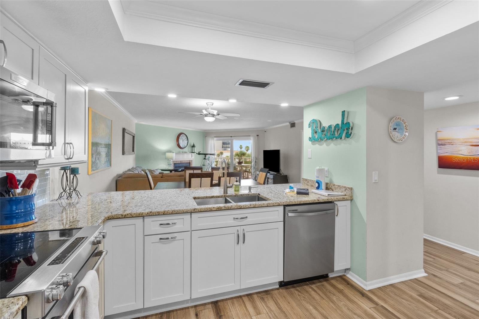 BEACH COTTAGE CONDO - Residential