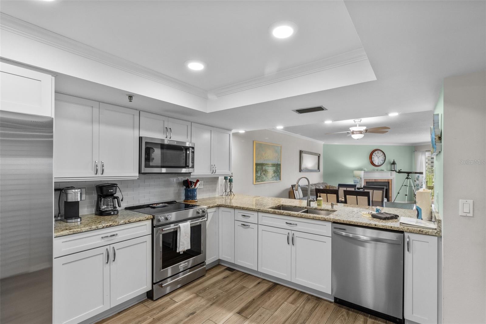 BEACH COTTAGE CONDO - Residential