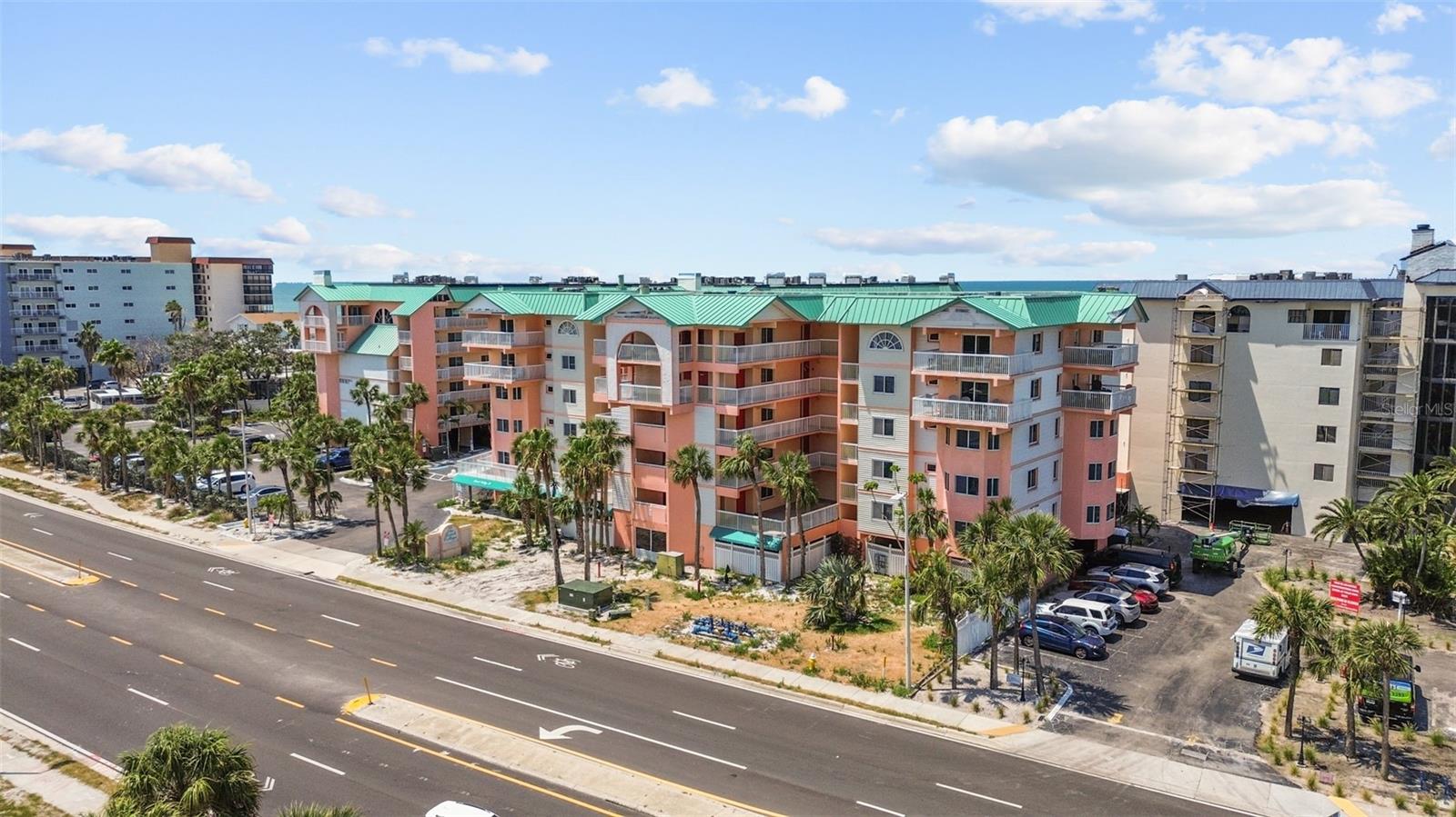 BEACH COTTAGE CONDO - Residential