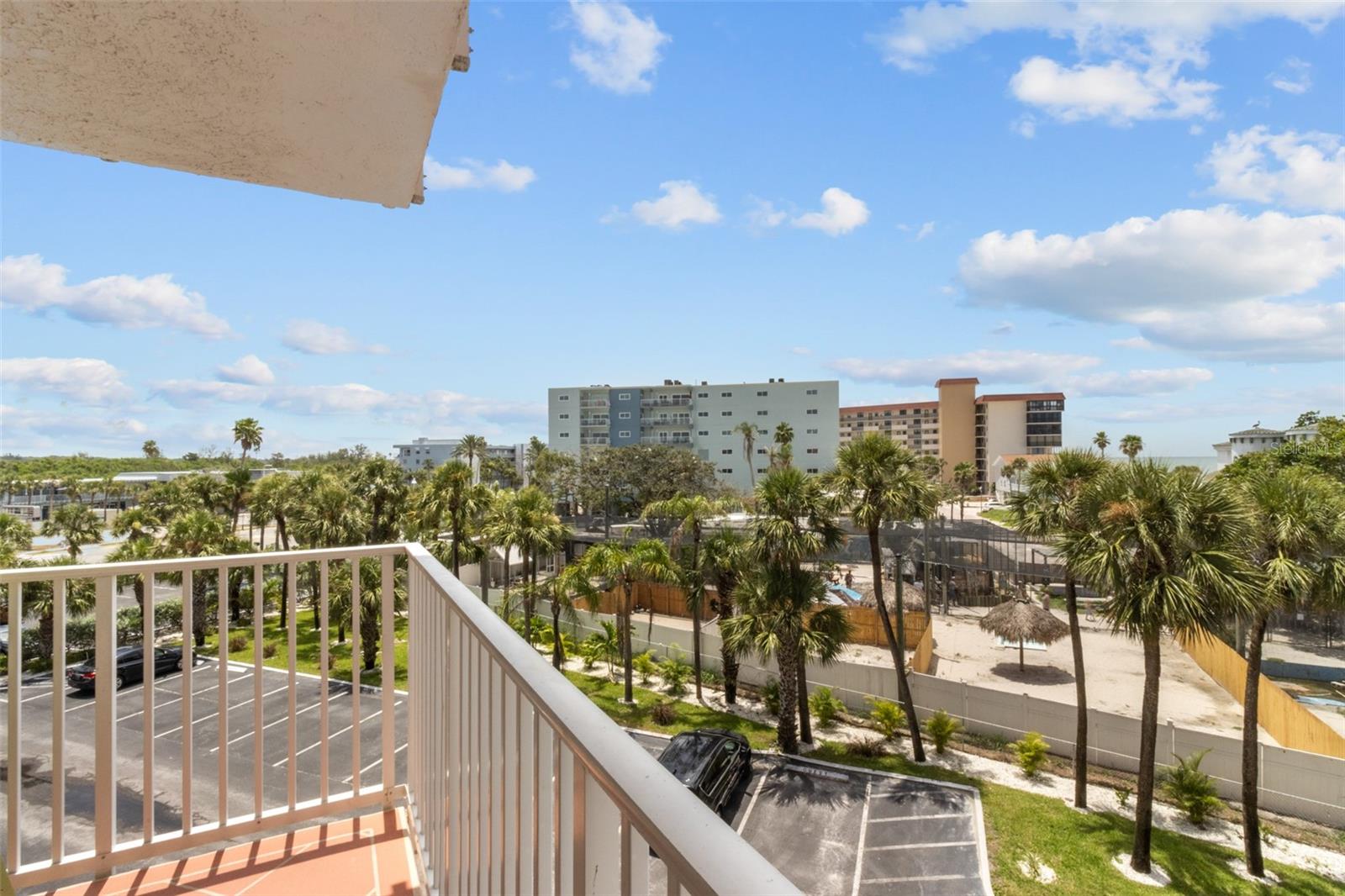 BEACH COTTAGE CONDO - Residential