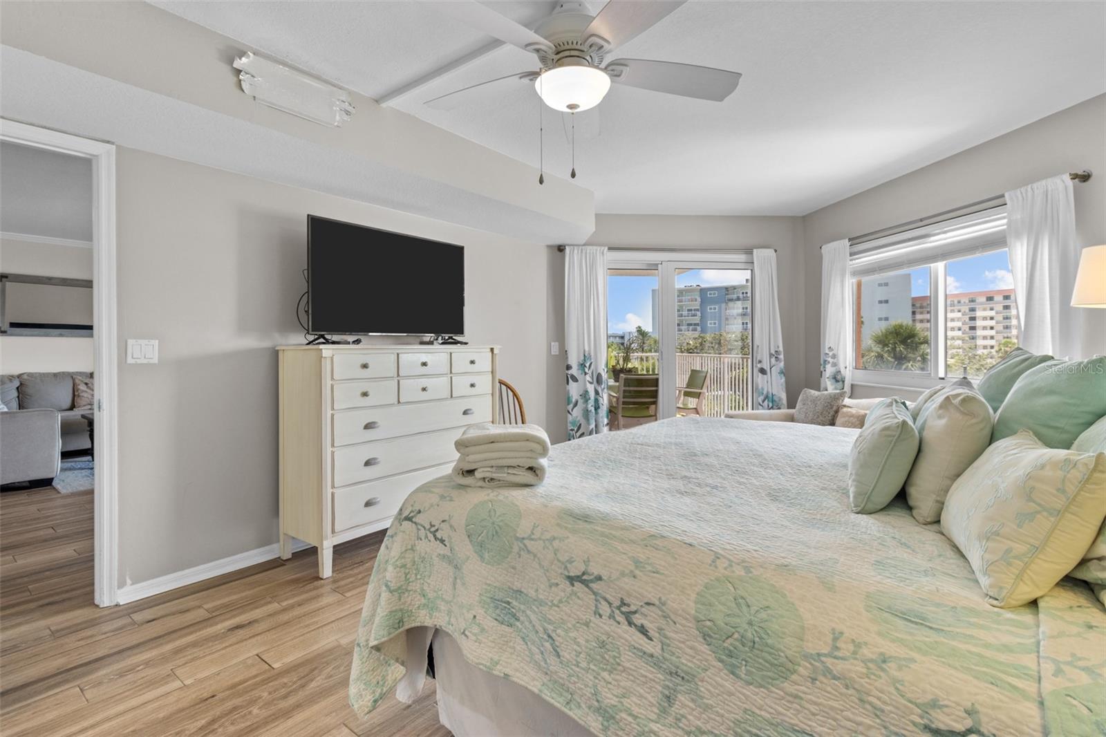 BEACH COTTAGE CONDO - Residential