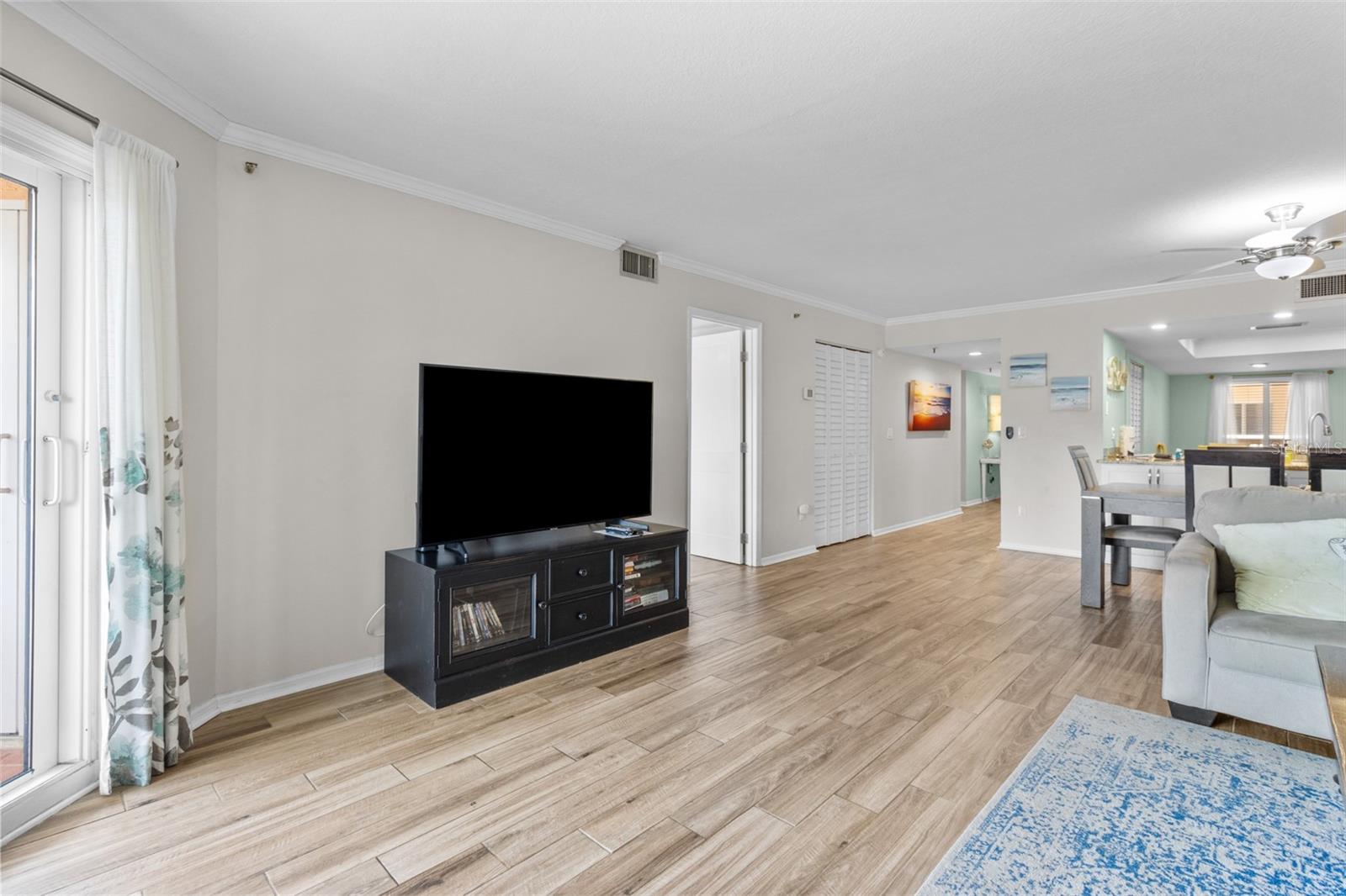 BEACH COTTAGE CONDO - Residential