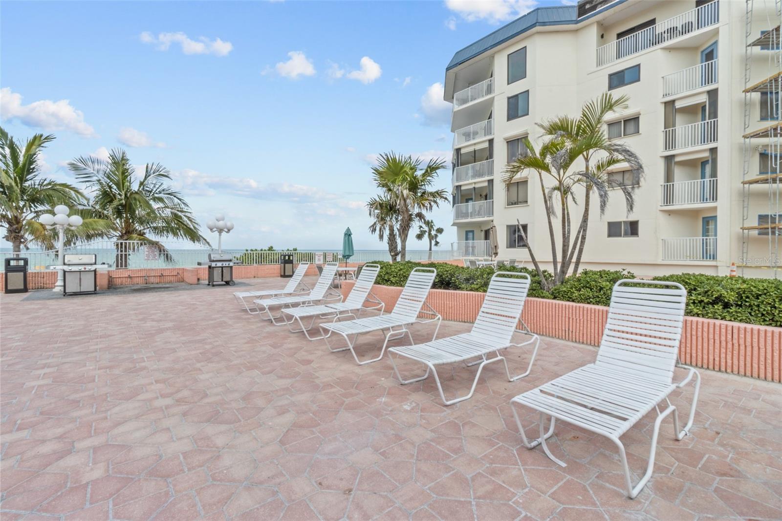 BEACH COTTAGE CONDO - Residential