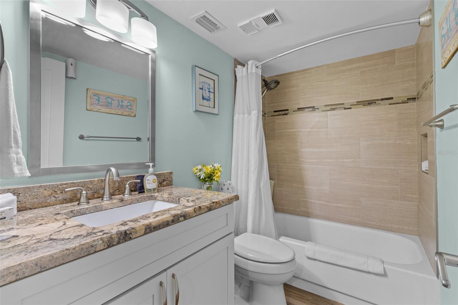 BEACH COTTAGE CONDO - Residential