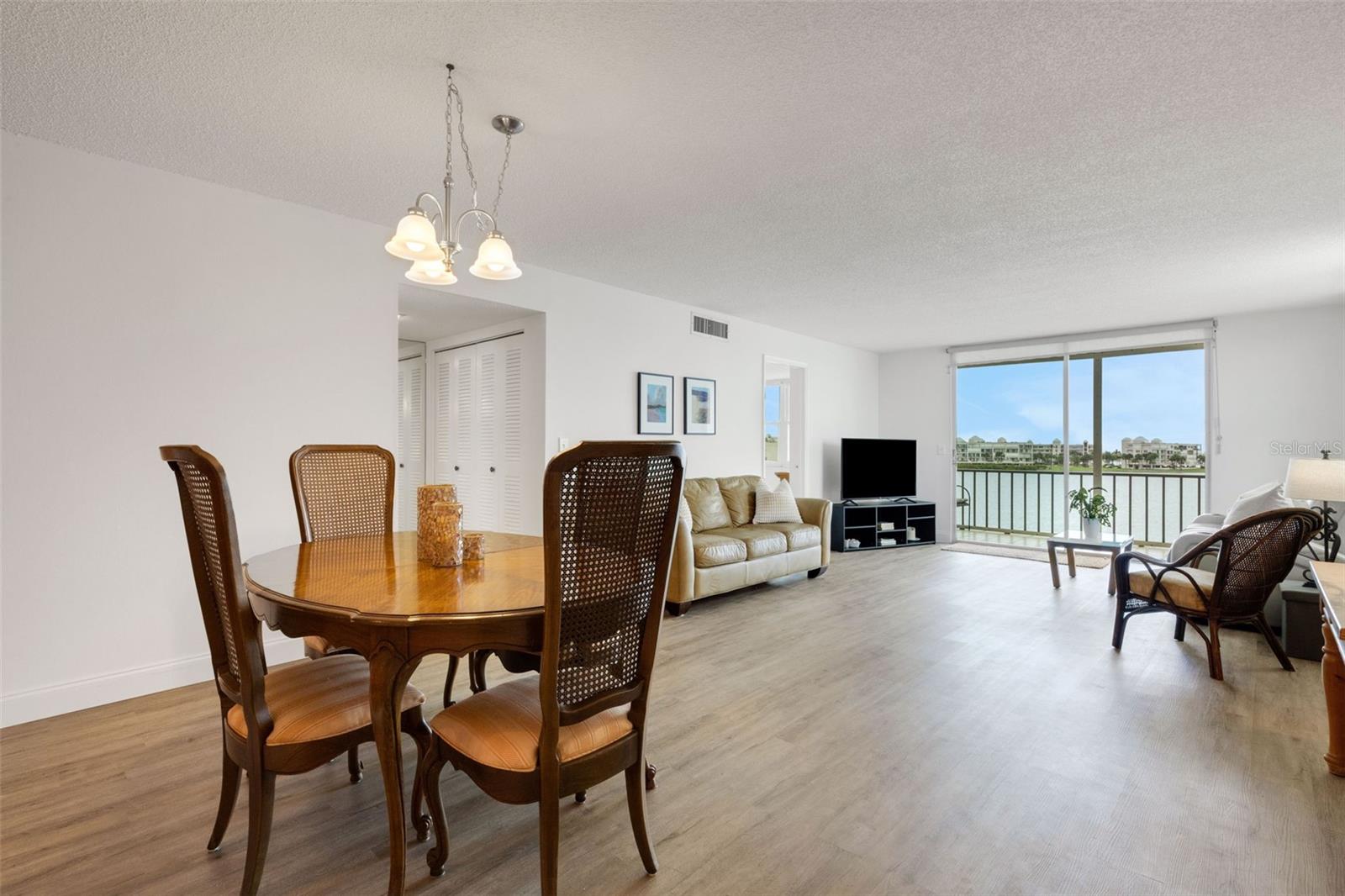 7665 SUN ISLAND DRIVE S 407