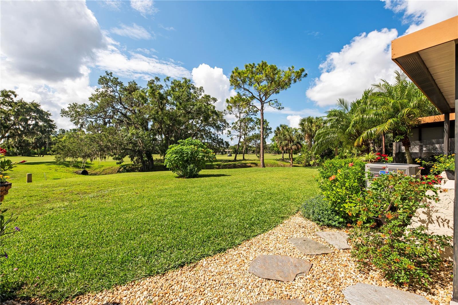 BRIARFIELD - Residential