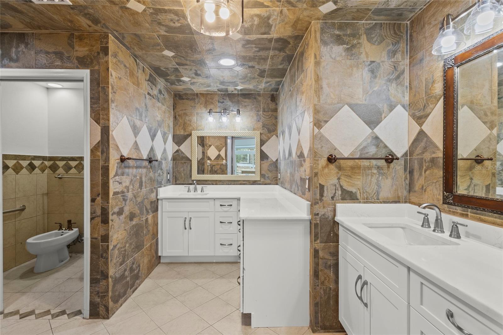 SIESTA ISLES - Residential