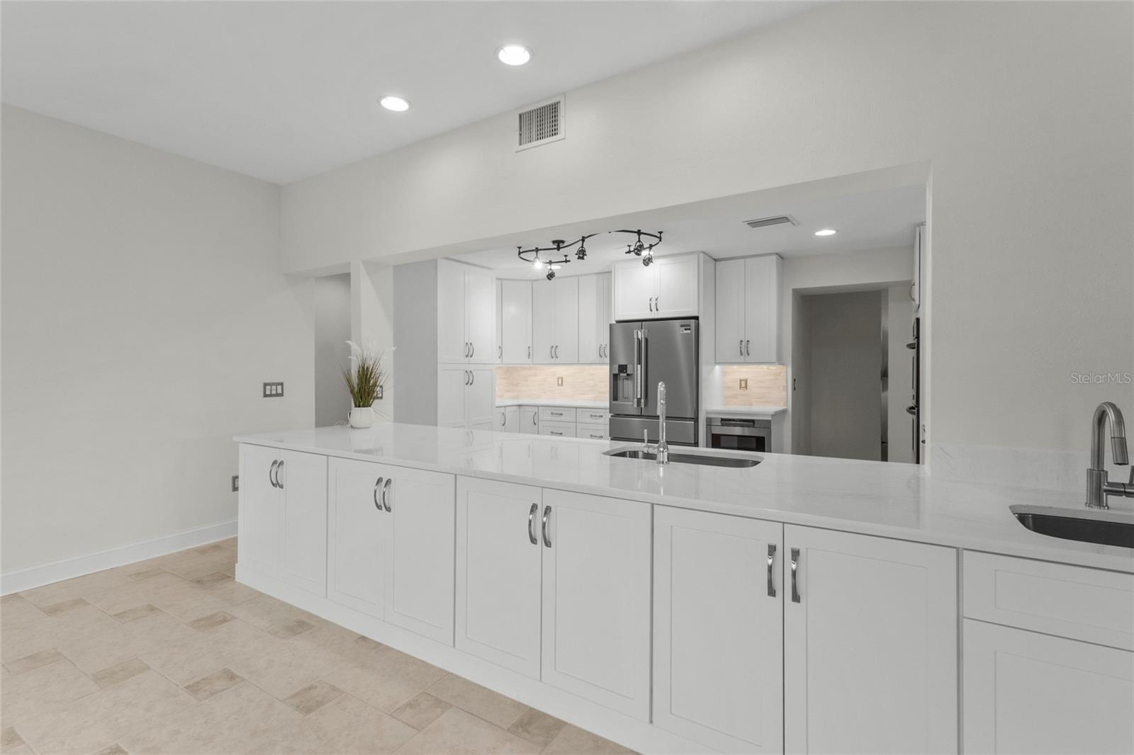 SIESTA ISLES - Residential