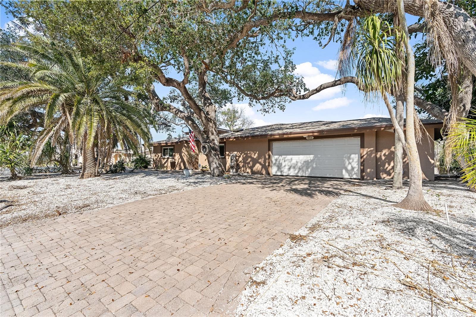 951 CONTENTO ST.