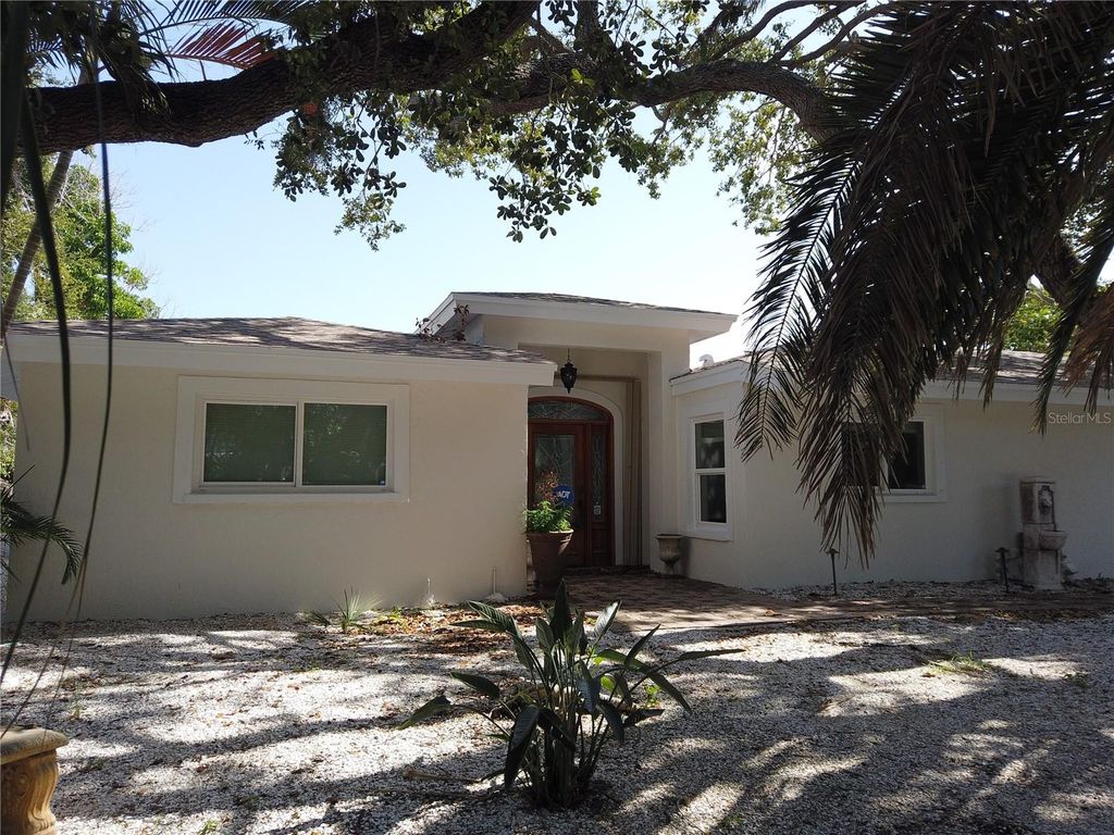 Photo of 951 Contento St. St, Siesta Key, FL 34242 (MLS # A4639209)