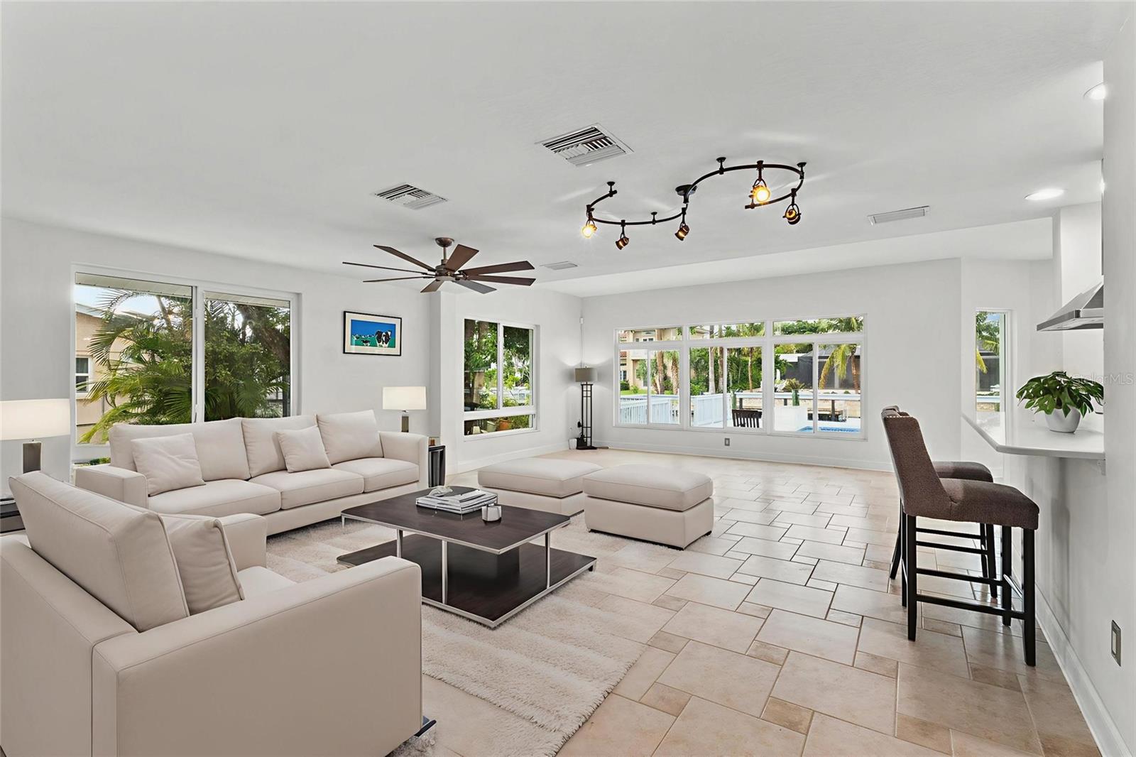 SIESTA ISLES - Residential