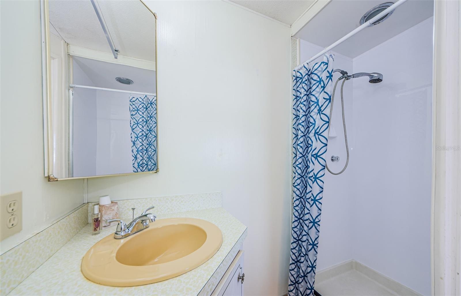 TARPON SHORES MOBILE HOME VILLAGE UNREC - Residential