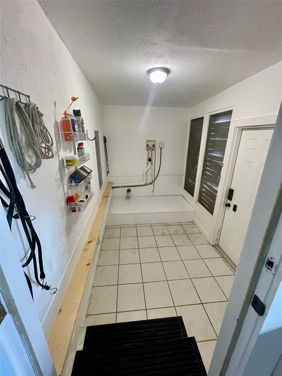 SHORE ACRES - Residential Lease