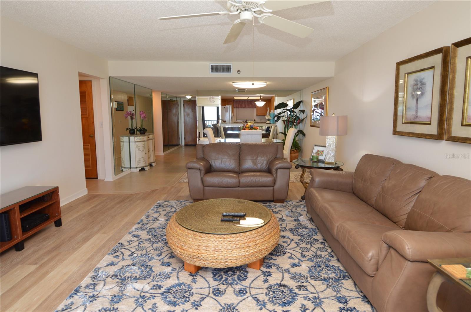 REFLECTIONS ON THE GULF CONDO - Residential Lease