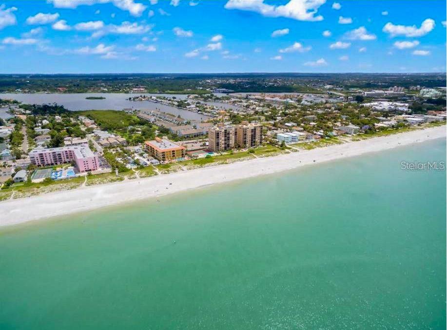 REFLECTIONS ON THE GULF CONDO - Residential Lease