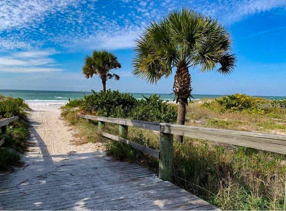 REFLECTIONS ON THE GULF CONDO - Residential Lease