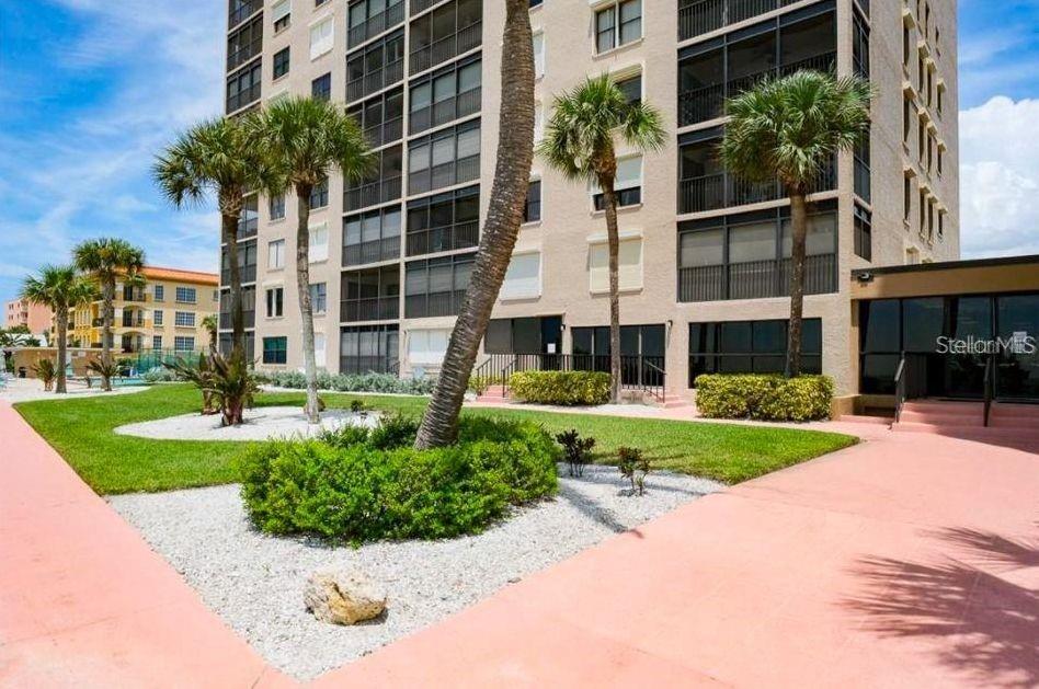 REFLECTIONS ON THE GULF CONDO - Residential Lease