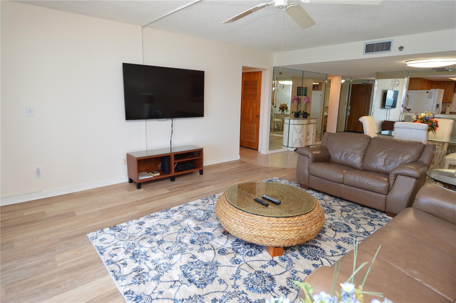REFLECTIONS ON THE GULF CONDO - Residential Lease