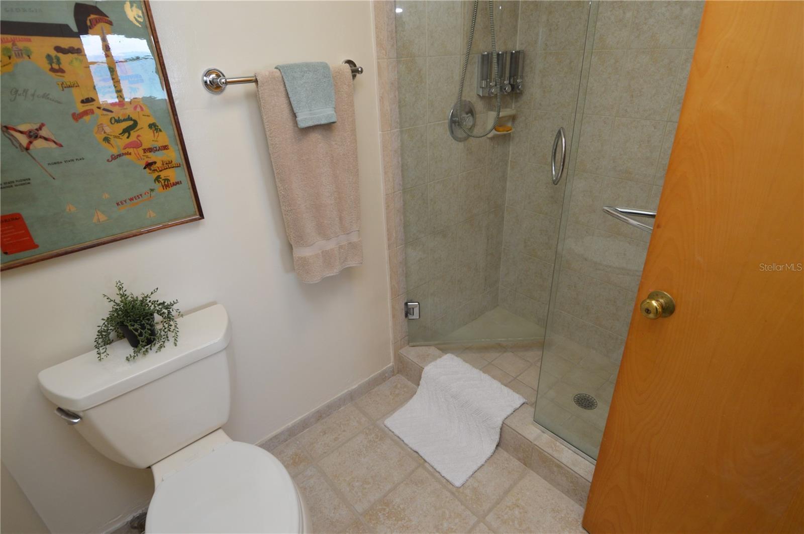 REFLECTIONS ON THE GULF CONDO - Residential Lease
