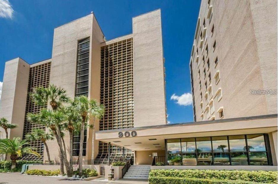 REFLECTIONS ON THE GULF CONDO - Residential Lease