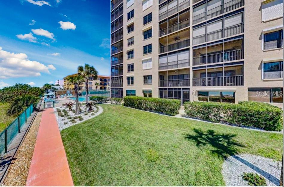 REFLECTIONS ON THE GULF CONDO - Residential Lease