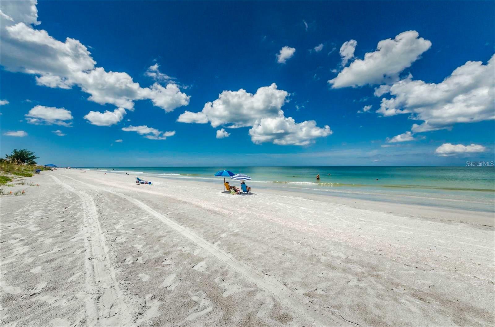 REFLECTIONS ON THE GULF CONDO - Residential Lease