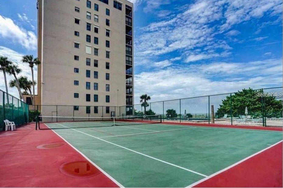 REFLECTIONS ON THE GULF CONDO - Residential Lease