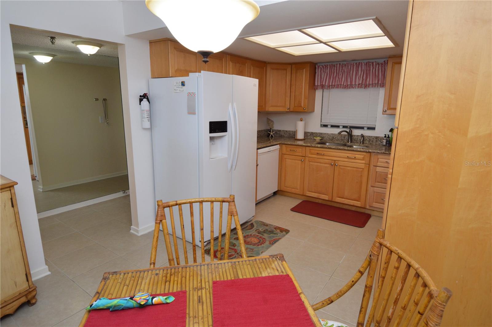REFLECTIONS ON THE GULF CONDO - Residential Lease