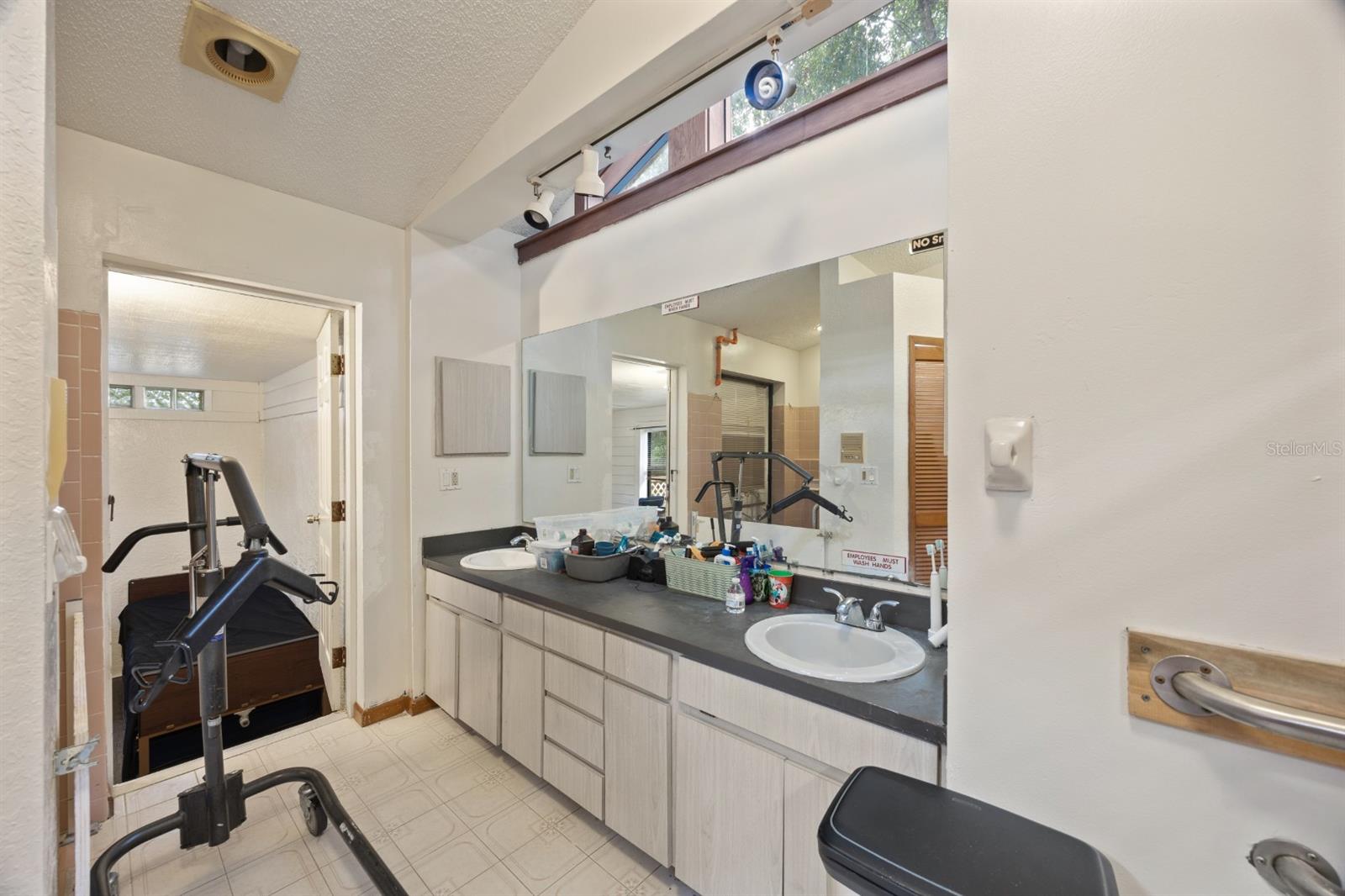 VIRGINIA GROVE TERRACE 4TH ADD - Commercial Sale