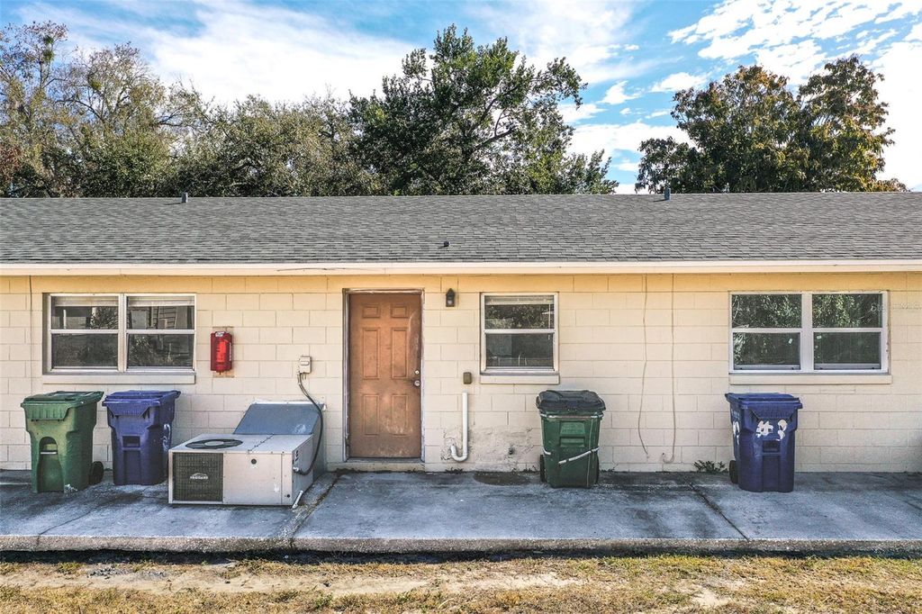 Photo of 140 Avenue W NW #2, Winter Haven, FL 33881 (MLS # L4958973)