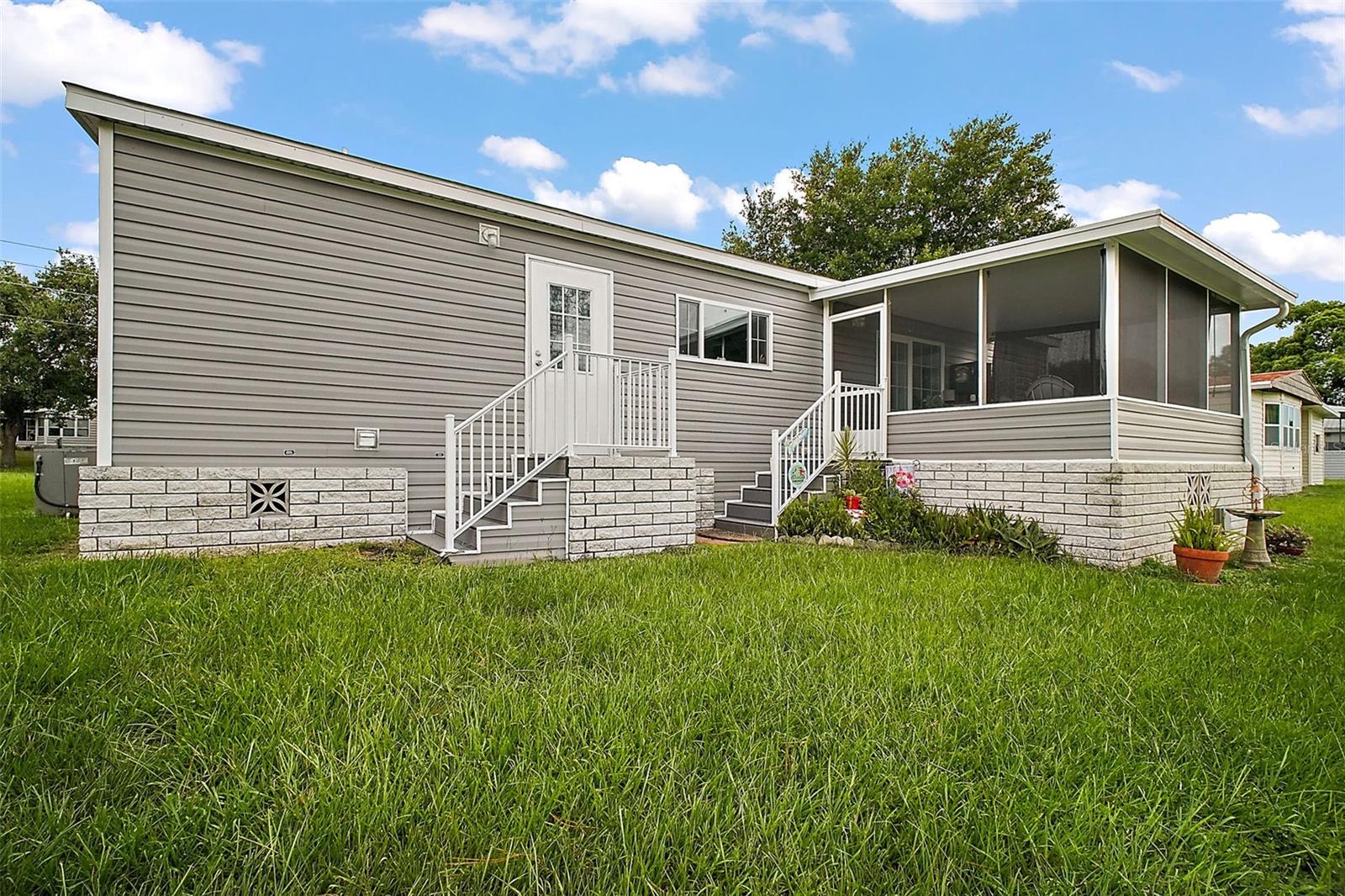 ZELLWOOD STATION - Residential