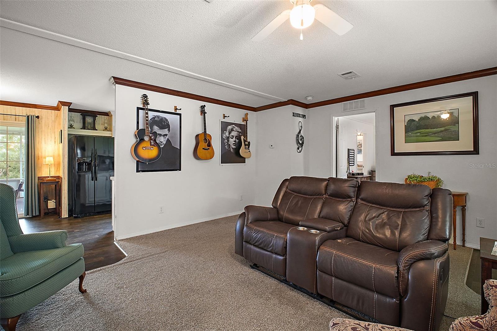 ZELLWOOD STATION - Residential