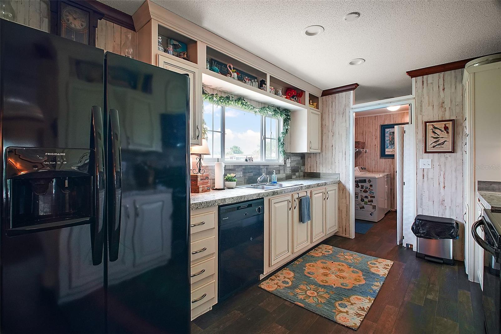 ZELLWOOD STATION - Residential