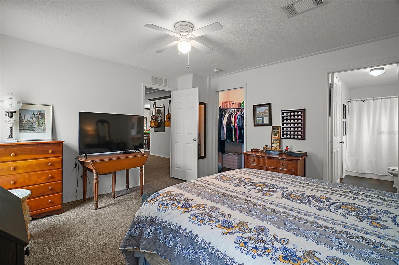 ZELLWOOD STATION - Residential