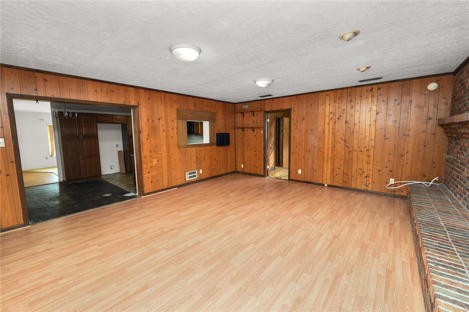 RICHLAND MANOR - Residential
