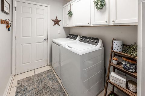 Tiny photo for 15143 SW 14th Avenue Road, Ocala, FL 34473 (MLS # OM724817)