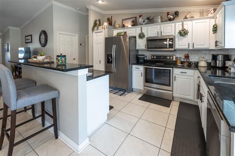 Tiny photo for 15143 SW 14th Avenue Road, Ocala, FL 34473 (MLS # OM724817)