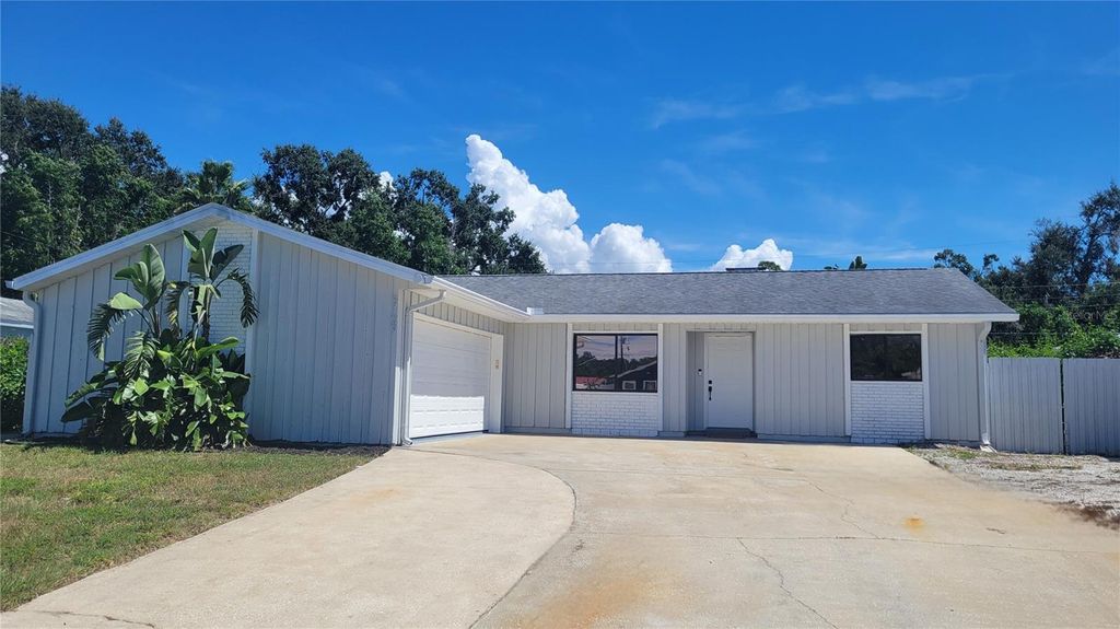 Photo of 5109 19th Street W, Bradenton, FL 34207 (MLS # A4666949)
