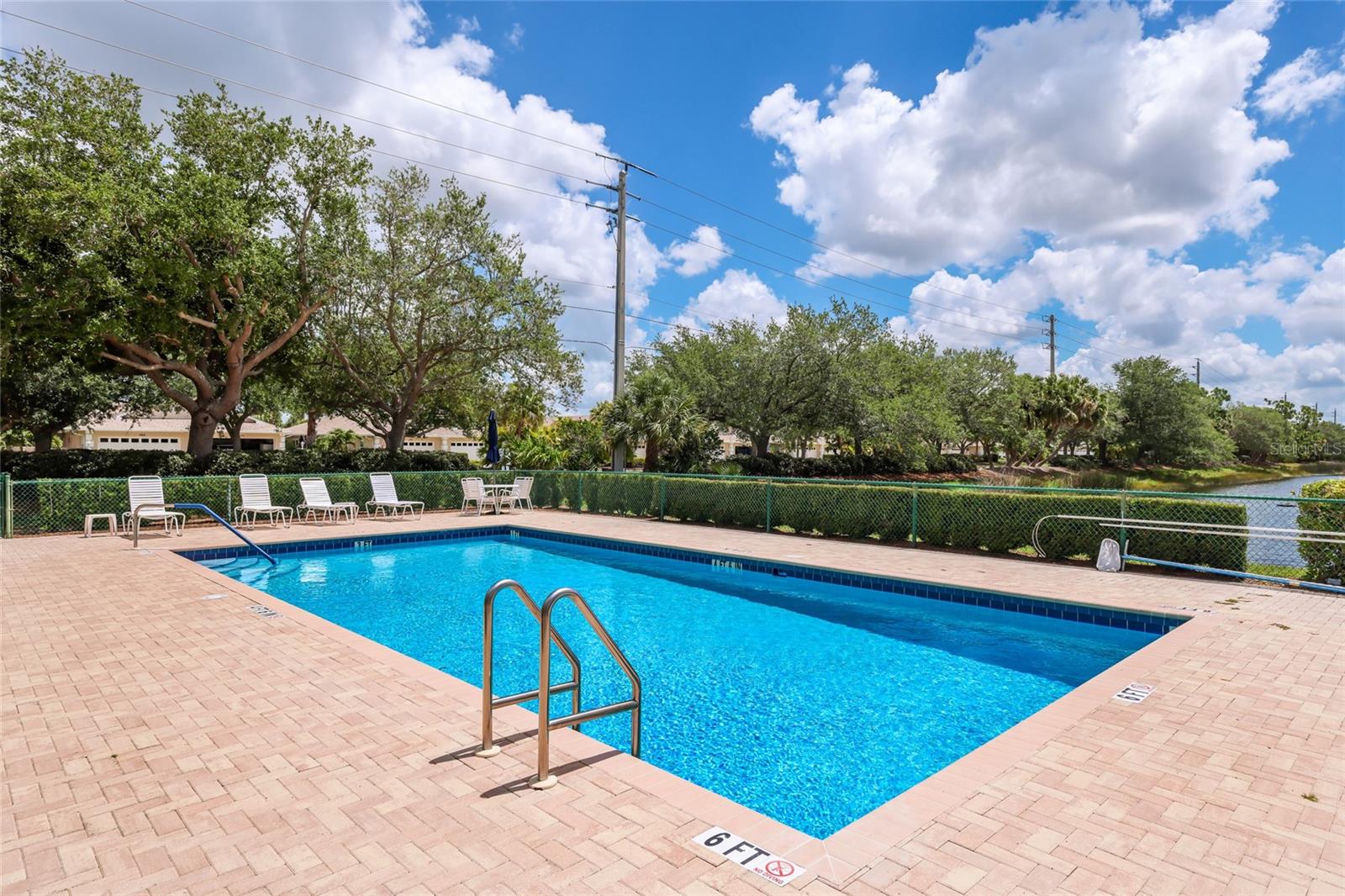 VISTA DEL LAGO - Residential
