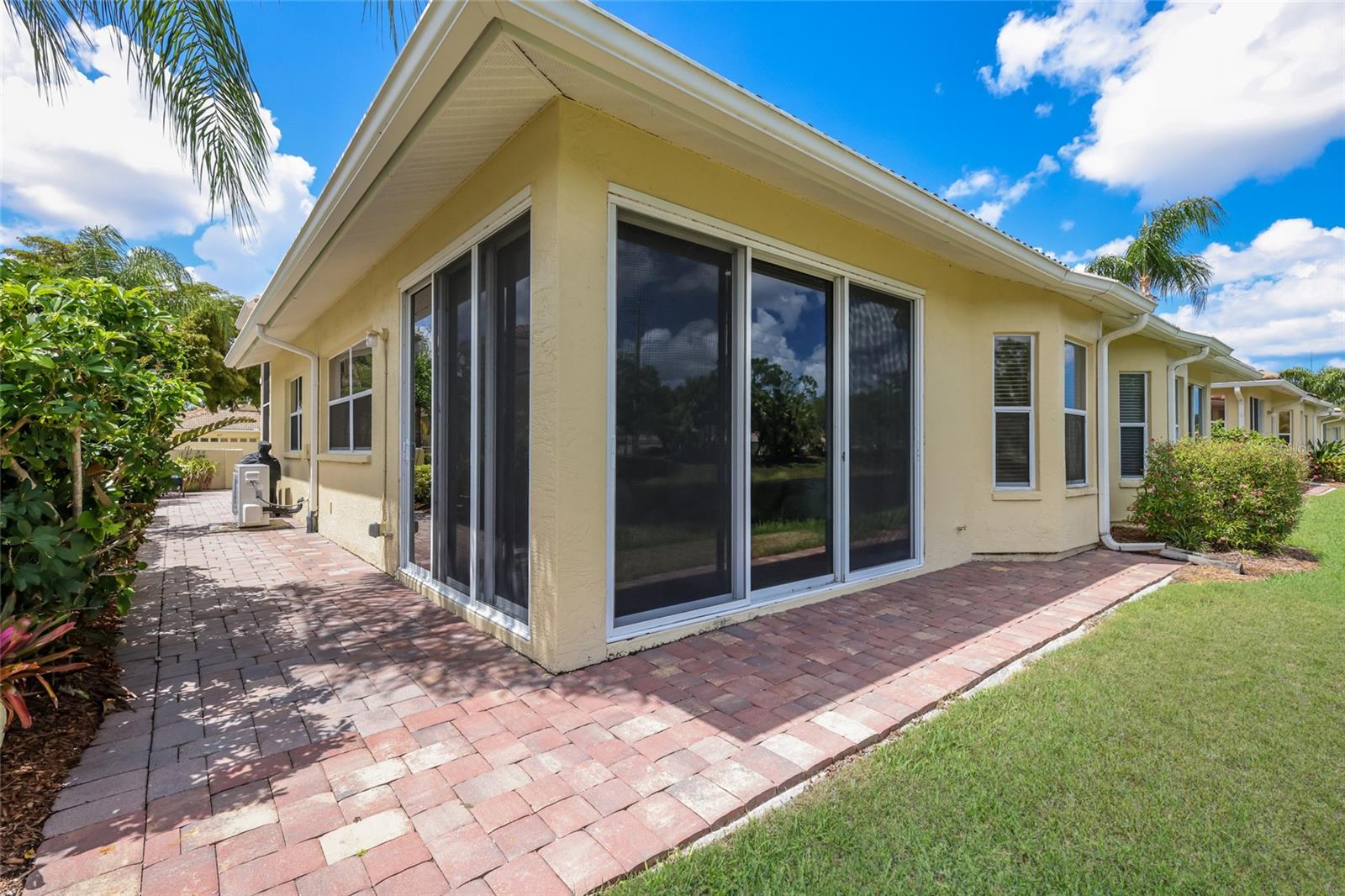 VISTA DEL LAGO - Residential