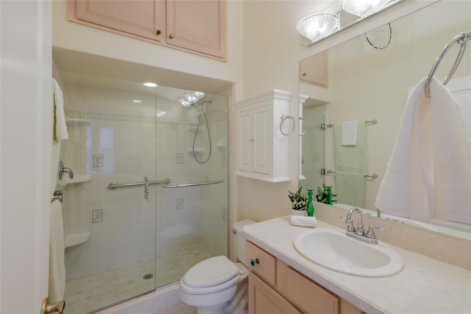 VISTA DEL LAGO - Residential