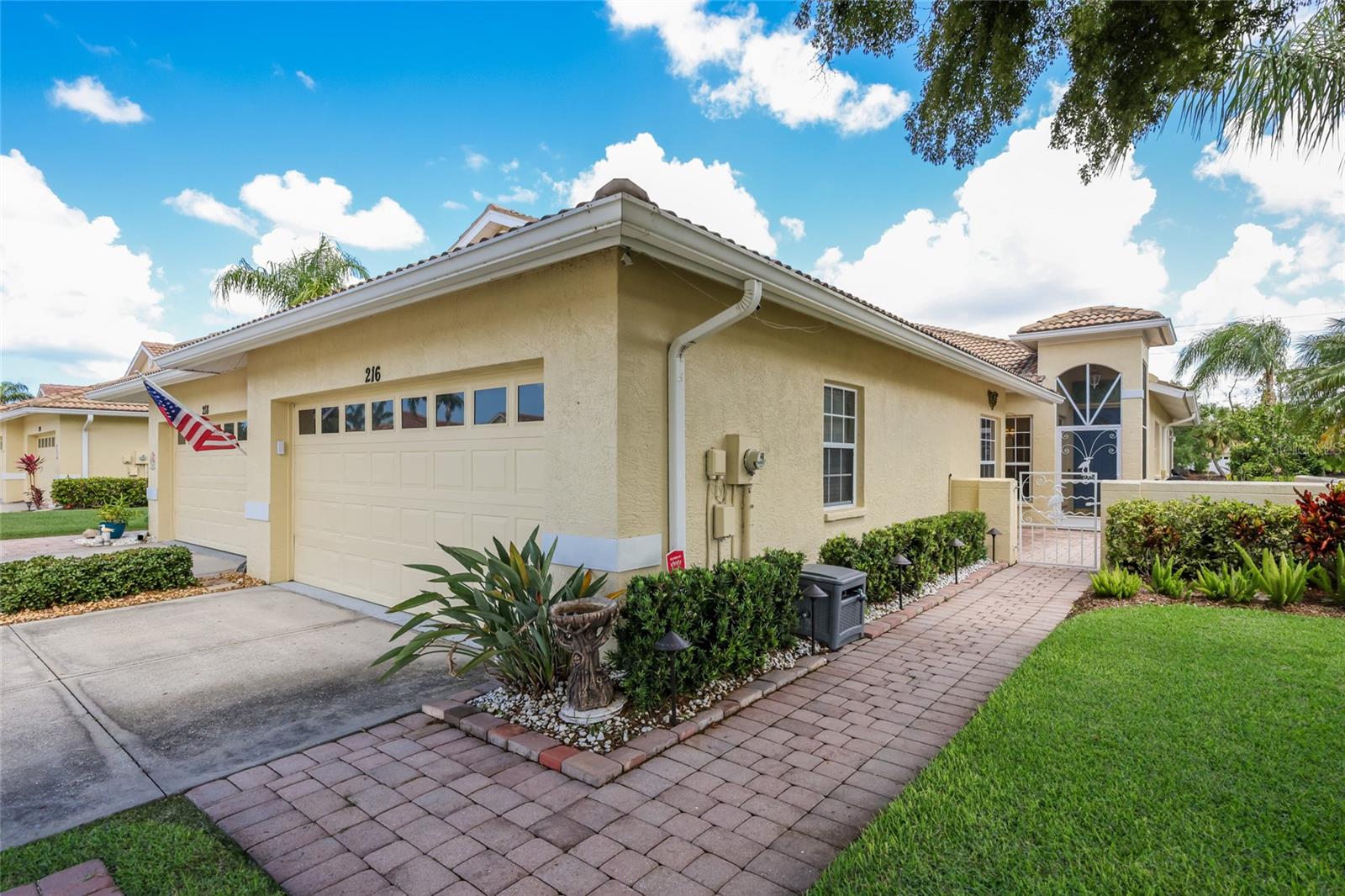 VISTA DEL LAGO - Residential