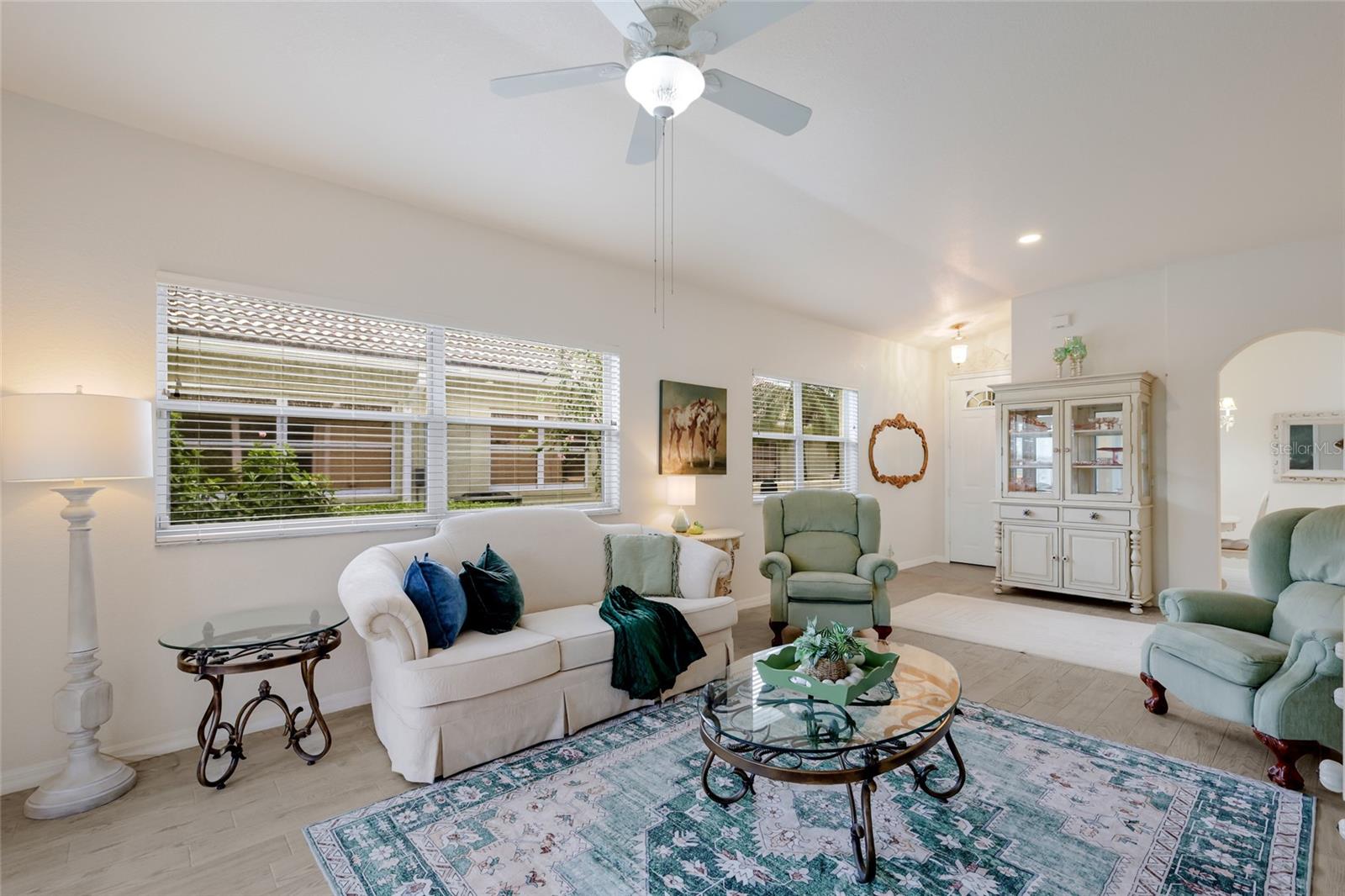 VISTA DEL LAGO - Residential