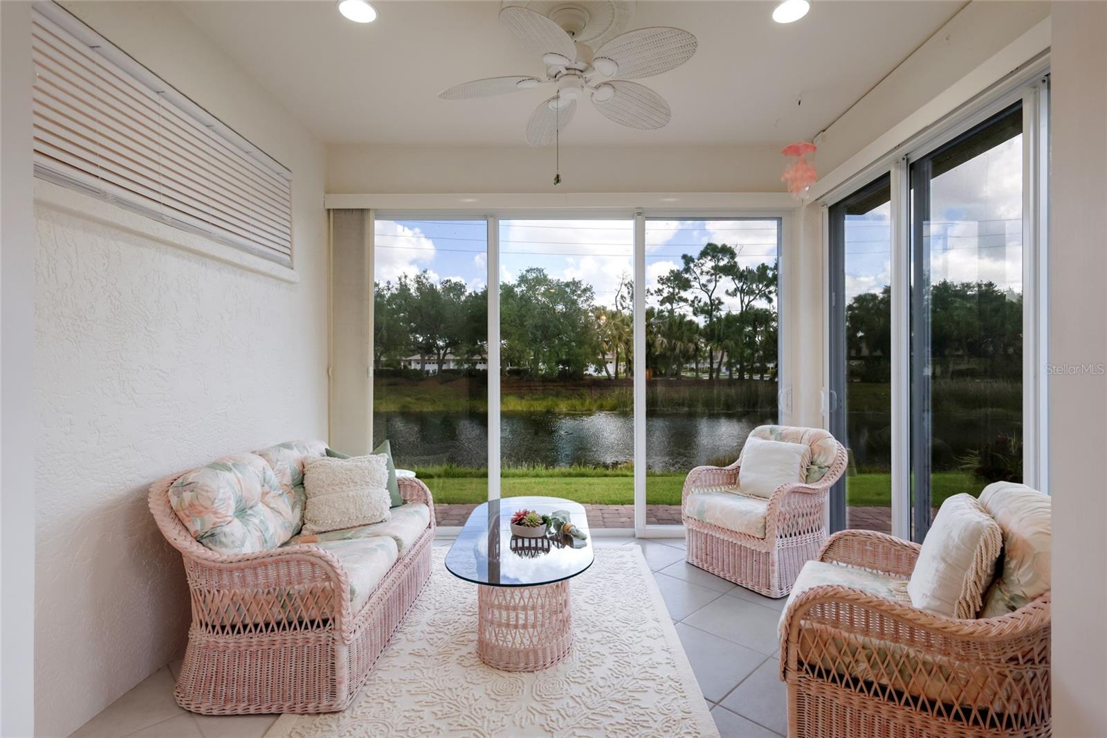 VISTA DEL LAGO - Residential
