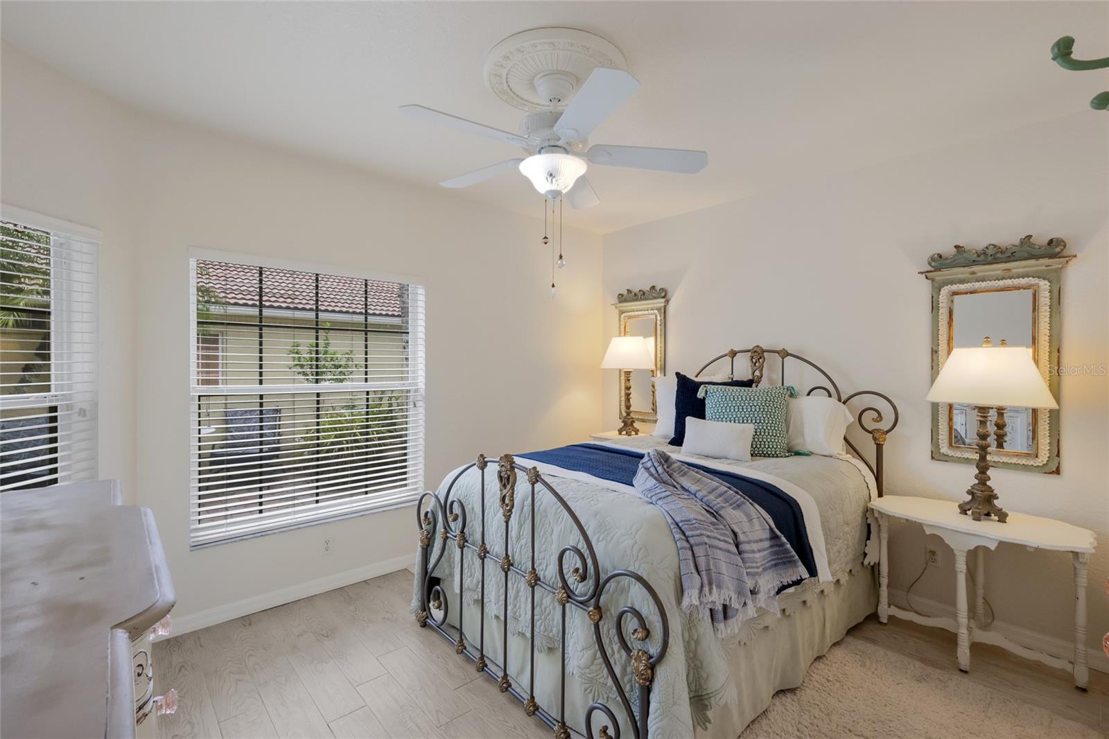 VISTA DEL LAGO - Residential